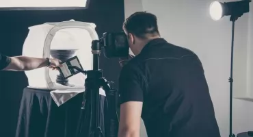 Szokujące dane: umowa o dzieło trwa... zaledwie 6 dni! Analiza elastycznego rynku pracy