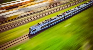 Podlasie przyspiesza: rekordowo szybka Hańcza i nowe połączenia w rozkładzie PKP Intercity 2025/2026