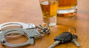 Pijana kierująca zatrzymana bez OC i na dwóch różnych tablicach rejestracyjnych