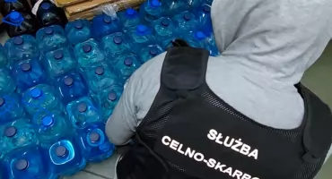 Bimbrowniczy magazyn zlikwidowany: zabezpieczono ponad 400 litrów nielegalnego alkoholu