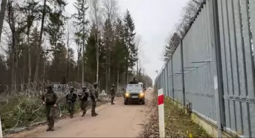 Presja na granicę ciągle duża. Udzielanie azylu dalej zawieszone 