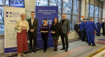 Zamiast do lekarza - do mechanika: fortel NFZ działa! Białystok łączy przegląd auta z badaniami zdrowotnymi