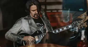 Soul, funk i egzystencjalna refleksja: Paweł Kadłub Stankiewicz otwiera Źródła Dźwięków w Białymstoku