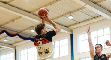 2 liga koszykówki: Tur obudził się w końcówce, ambitne Młode Żubry wzięły lekcję  