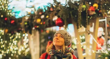 Świąteczna magia wraca na łomżyński Stary Rynek. Dwudniowy jarmark pełen atrakcji i spotkanie z Mikołajem z Laponii