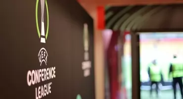 Jagiellonia vs Rayo Vallecano. Ważne pożegnanie z kibicami w 2025. Stawką przełamanie i czołówka Ligi Konferencji (WIDEO)