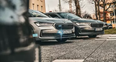 Szybkie i dyskretne policyjne Skody Superb. Na podlaskie drogi wyjadą nowe 4 auta