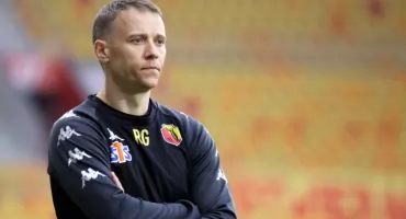 Żółte-czerwone plotki: Rafał Grzyb na trenerskiej ławce. Czy wróci do źródeł?