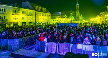 Gorąca noc na mroźnym Rynku. Białostoczanie przywitali Nowy Rok 2026!