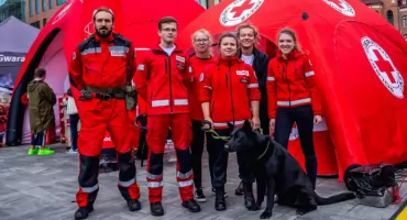 Nabór na bezpłatne wsparcie asystentów PCK. Pora na wnioski od osób z niepełnosprawnością