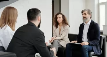 Jawność wynagrodzeń HR-owym Słowem Roku 2025. Przegrała z nią nawet sztuczna inteligencja