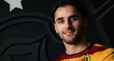 Jagiellonia Białystok wzmacnia defensywę. Oficjalnie w klubie witamy Greka 