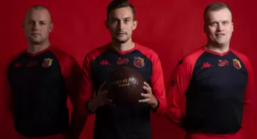 Jagiellonia Białystok odsłania limitowaną edycję strojów meczowych. Hołd dla historii miasta