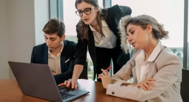 ZUS zasypany wnioskami o zaświadczenia stażowe. Setki tysięcy dokumentów już w pierwszym miesiącu