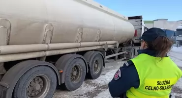 Akcyzowy przekręt na trasie z Łotwy? Podlaska KAS zabezpieczyła tysiące litrów paliwa