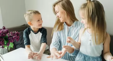 Masz dziecko w wieku 1-3 lat? Możesz dostać 1500 zł miesięcznie