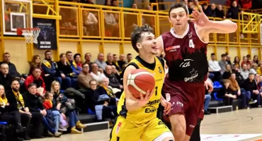 Żubry pobite w Kołobrzegu. Czarodzeje z Wydm nie dali żadnych szans