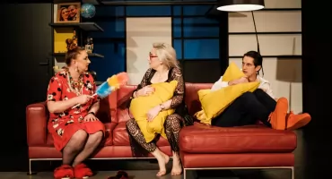 Marzec w Teatrze Dramatycznym: Śmiech, loteria dla pań i wielka premiera