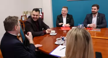 Łomża wzmacnia system reagowania kryzysowego. Miasto podpisało porozumienie z Caritas i ratownikami