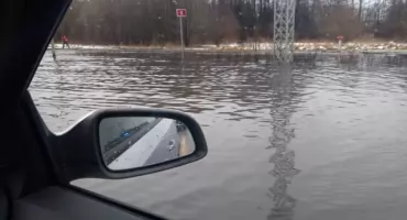 Podlasie pod wodą. 33 podtopienia i alerty IMGW. IMGW ostrzega: roztopy uderzają w region
