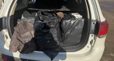 Mitsubishi wypchane kontrabandą! Wspólna akcja podlaskiej policji i pograniczników pod Ostrowią