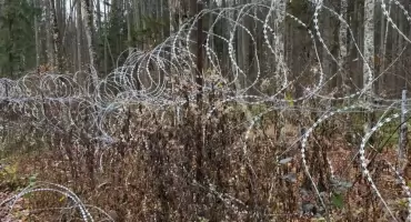 Gorąca wiosna na granicy z Białorusią. Nowy płot, zatrzymani przemytnicy i walka z „balonami”