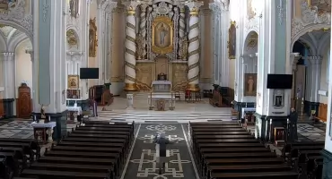 Opluł ołtarz i rzucił krzyżem. 33-latek zatrzymany