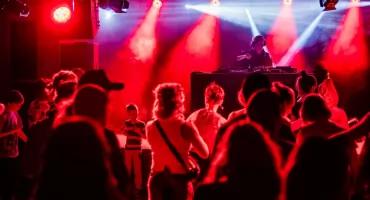 Białystok na alternatywnie: Dokumenty o puszczy i trzeźwe rave’y w BOK-u