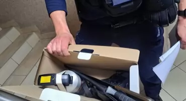 Historia jak z Gangu Olsena: włamał się po durszlak i zasnął