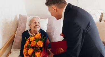 Rektor u stuletniej jubilatki