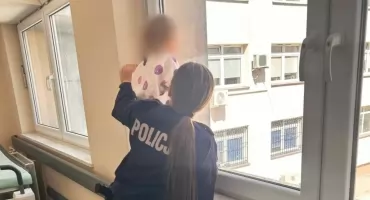  Wstrząsający dramat dwulatki. Sama, głodna i zmarznięta.  