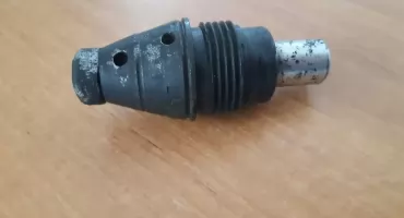 Pijany 47-latek przyniósł pocisk na komendę! Wcześniej czyścił go z rdzy