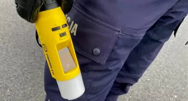 O krok od tragedii na trasie Mońki-Białystok. Policjant po służbie zatrzymał pijanego kierowcę