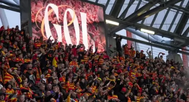 Czy Jagiellonia zatrzyma rozpędzony Raków? Bitwa o wicemistrzostwo i Ligę Mistrzów!  