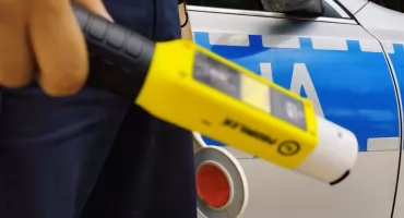 Na szutrze promile nie obowiązują? Traktorzysta w kajdankach!  