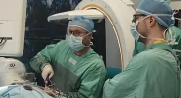 Cud w białostockim Gigancie! Niemal oderwana głowa ale lekarze i robot uratowali seniora