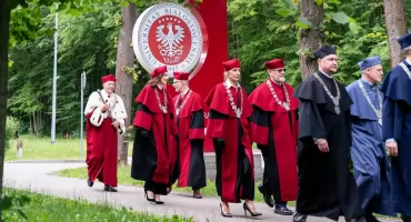 Święto nauki na UwB. Nowi doktorzy i habilitowani odebrali dyplomy na białostockim Uniwersytecie 