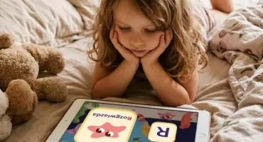 Smartfon w ręku dziecka: Plaga czy ratunek? Rodzice i wyrzuty sumienia
