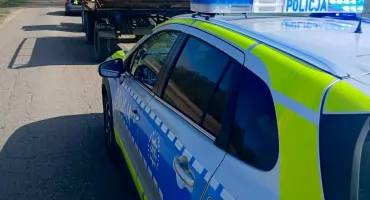 Wpadka w leśnym błocie. Wezwał policję na ratunek, teraz grozi mu więzienie!