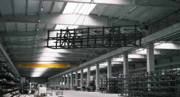 Szybkie ogrzewanie dużych przestrzeni roboczych, jakie rozwiązania stosuje się w przemyśle?