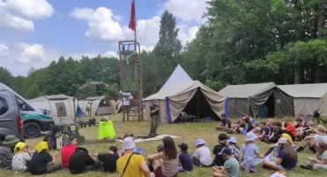 Kynolodzy, drony i zasady na granicy. Pogranicznicy z Płaskiej odwiedzili harcerzy!