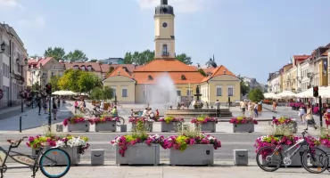 Jak Białystok upamiętni ofiary Rzezi Wołyńskiej? Panegiryki czy historia? 