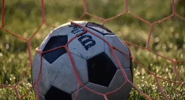 Piłkarski rozkład jazdy: sobotnie wyniki, niedzielny program gry 