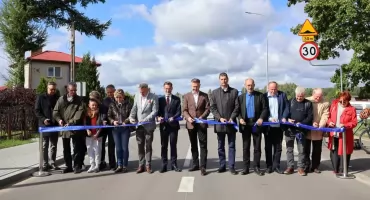 Mieszkańcy Ciasnego, Ogrodniczek i Karakuli zyskali nową drogę, chodnik i ścieżkę rowerową