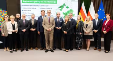 Prawie 3 miliony złotych dla podlaskich samorządów. Samorząd województwa wspiera Choroszcz i Białystoku 