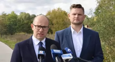 Loty z Białegostoku zablokowane do 2035 roku? Kosicki kontra Prokorym