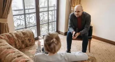 Poradnik dla rodziców: Jak rozmawiać z dzieckiem o zagrożeniach?