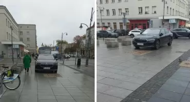 Służbowa Škoda centralnie na chodniku. Radny Białegostoku pyta o auto magistratu